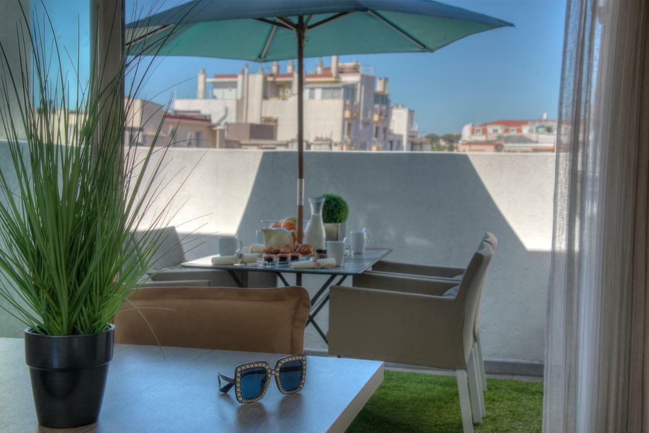 O Carre Croisette Cannes Bilik gambar